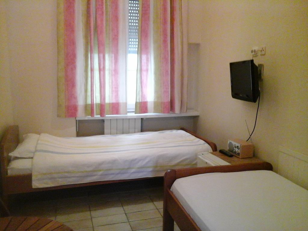 Guesthouse Lessi Zagreb Ruang foto